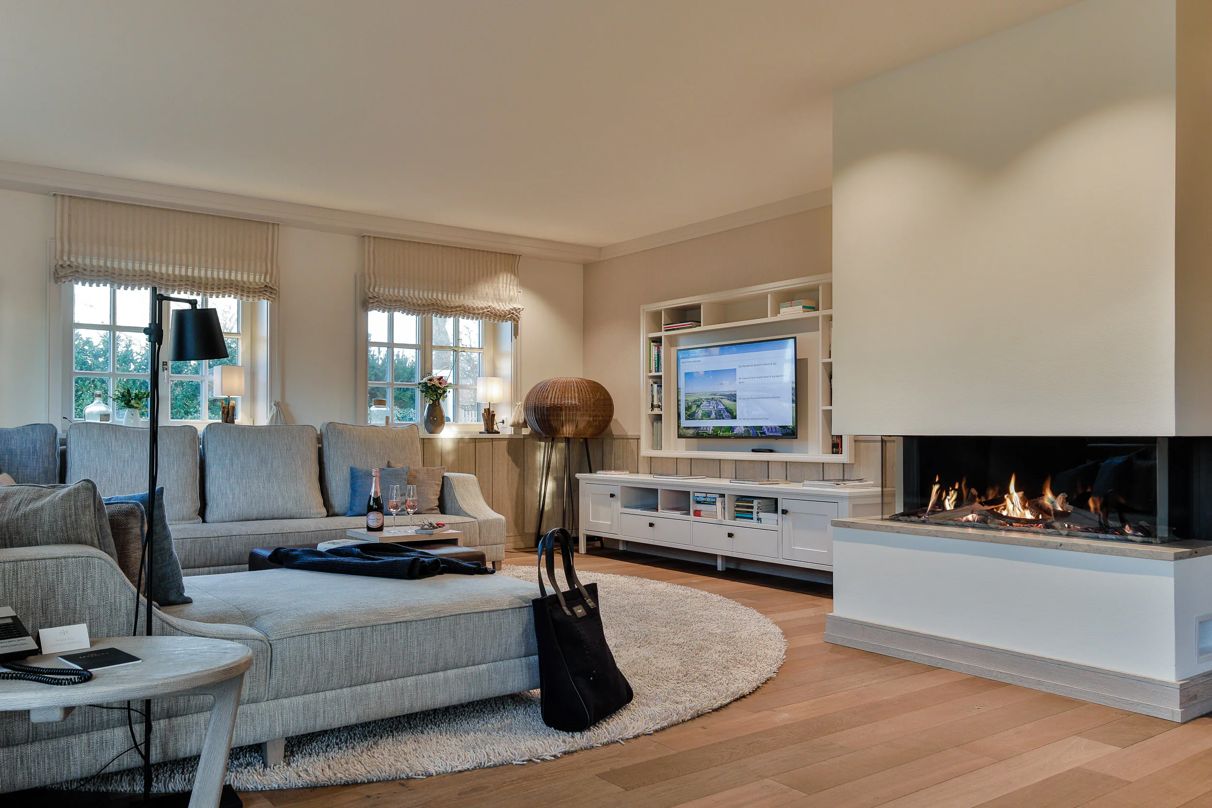 Wohnzimmer mit Kamin